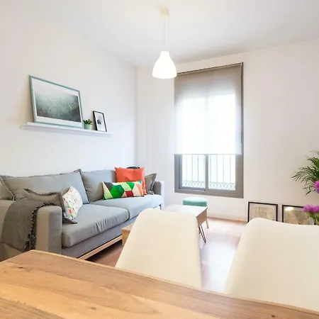 Homely Plaza Montano Apartment *